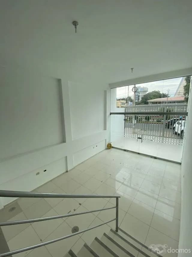 ALQUILO OFICINAS P EMPRESA AV. LARCO 475 FRENTE AL COLEGIO SAN VICENTE DE PAUL - 2