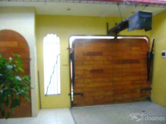 alquilo casa con tres dormitorios,cochera , buena ubicación - 1