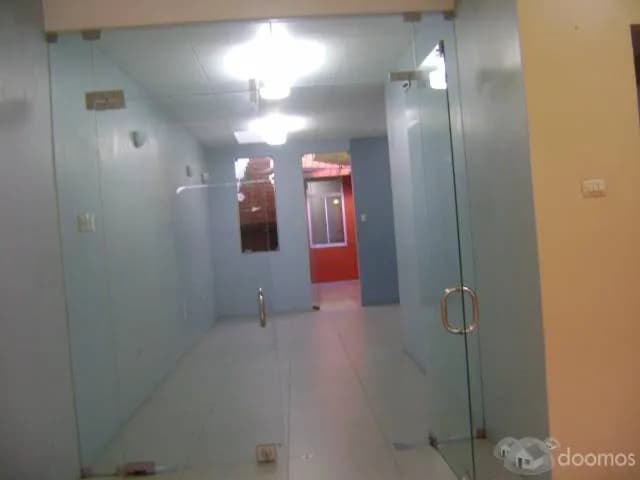 alquilo casa con tres dormitorios,cochera , buena ubicación - 2