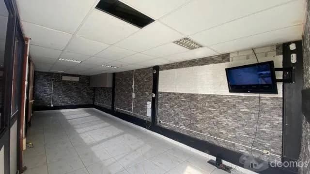 ALQUILO LOCAL COMERCIAL/INDUSTRIAL CON ALMACEN Y OFICINAS - 1