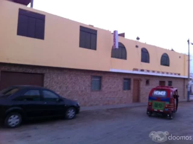 CASA PRIMER PISO , HOSPEDAJE 2DO PISO / PUERTAS INDEPENDIENTES - 2