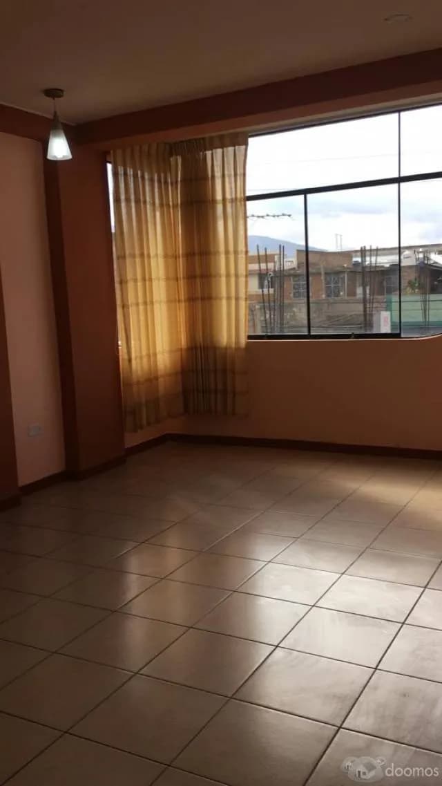 Alquilo departamento en zona céntrica - 1