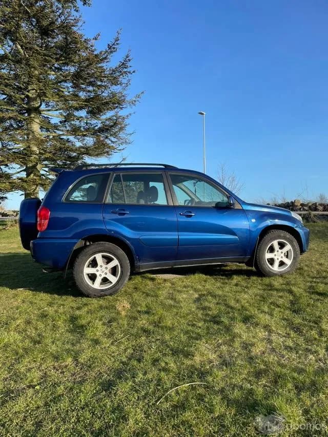 Toyota Rav4 - 1
