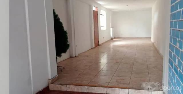 Se Alquila Local Comercial Excelente Ubicación - 2