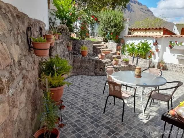 CUZCO Venta Bonito Inmueble de 3 pisos A.T. 280 m,2  A.C. 150 m2  4 Dorm. 2 baños 1/2  US$200,000  NEGOCIABLE. - 2