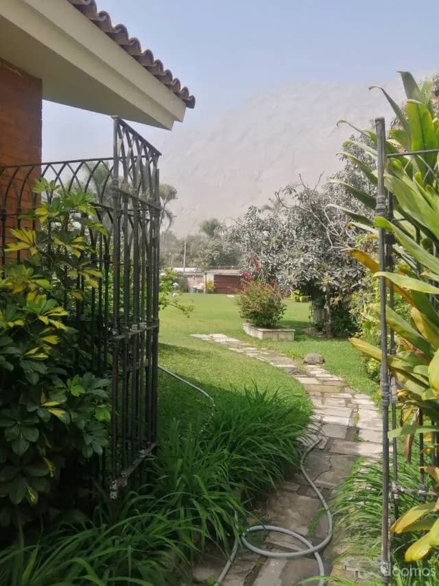 Cieneguilla –  residencia en venta de 2,800 m2    de tres dormitorios en un área de 2,800 m2 - 2