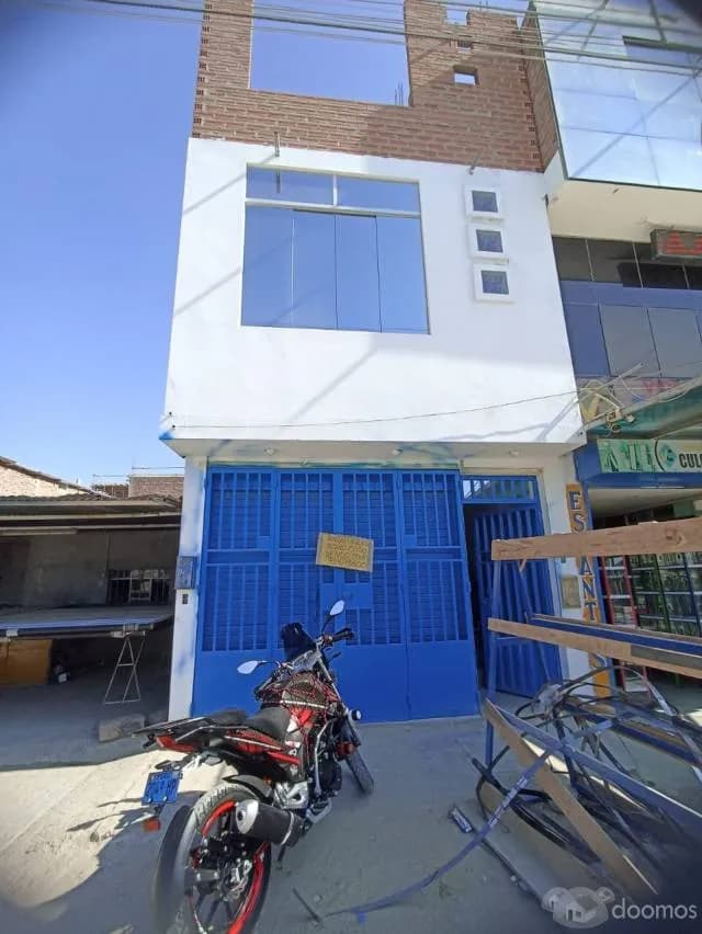 VENTA O ALQUILER DE CASA EN PLENA DOBLE VIA DE PAITA - 2
