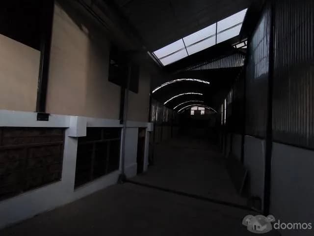 VENDO LOCAL COMERCIAL EN LA PROLONG. AV. DE LA CULTURA - 2