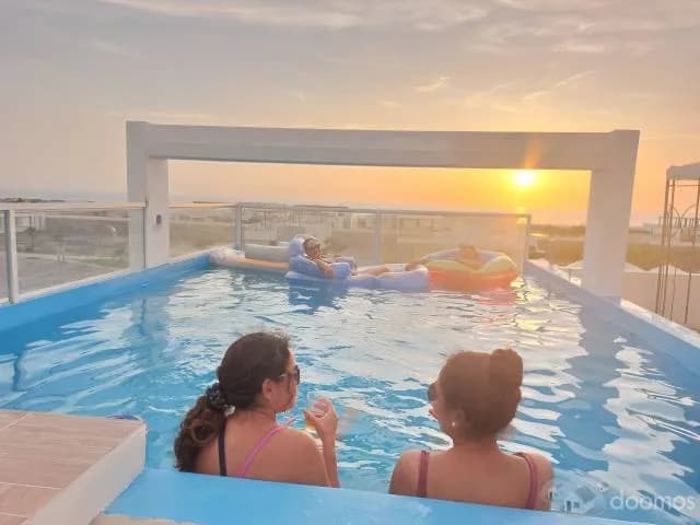 CASA DE PLAYA CON EXCELENTE VISTA Y SEIS DORMITORIOS - 2