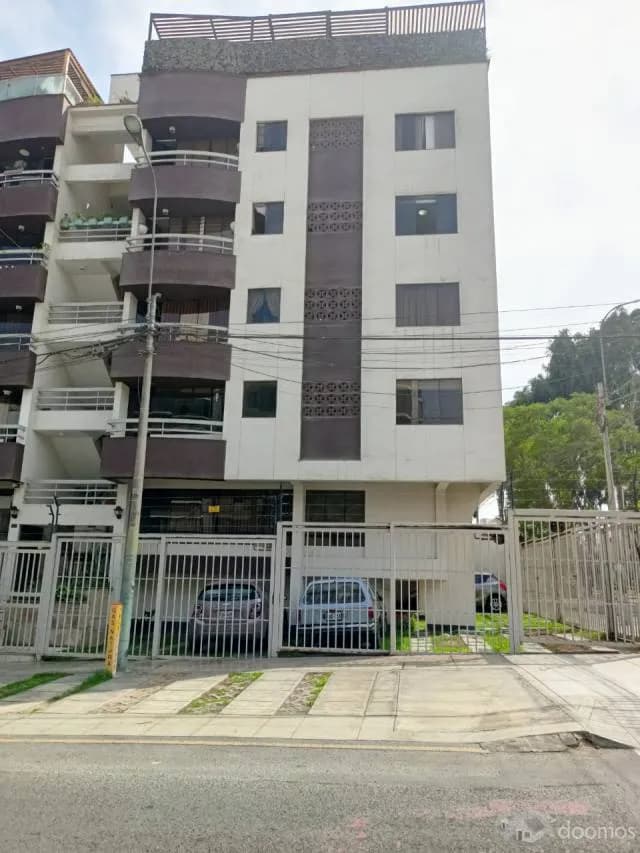 Se alquila Cochera en San Borja Jr. Mercator 493 - 2