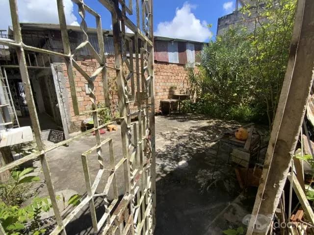 ALQUILER CASA-OFICINA-TERRENO EN IQUITOS/ A UNOS PASOS DE PLAZA MÚNICH - 2