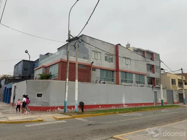 Casa Comercial en Venta de 4 Pisos con 643 m² en La Perla - 2