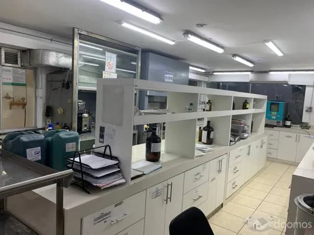 La Perla, Callao en Venta Casa Comercial en Esquina de 4 Pisos con 643 m² - 2