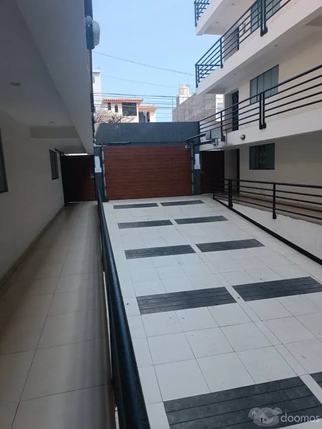 DEPARTAMENTO EN SURCO CALLE GALILEO GALILEI CON ESTACIONAMIENTO - 2