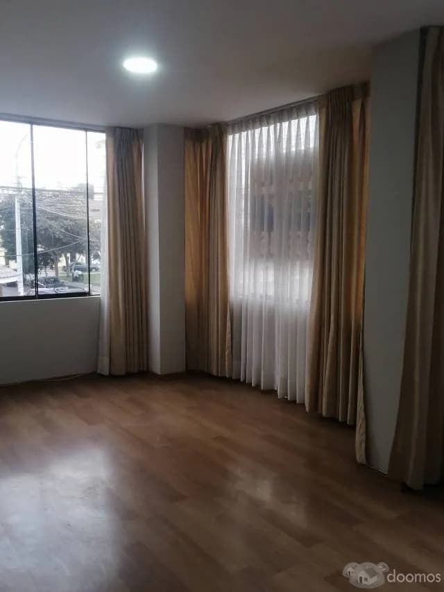 Departamento frente a parque, Urb. Covida - 1