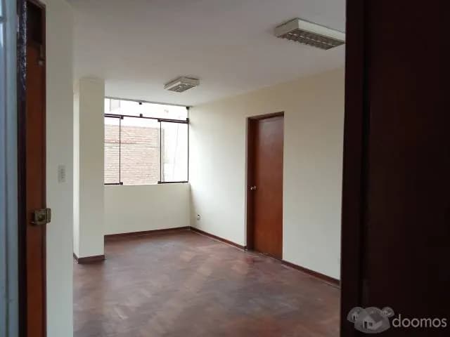 Oficina comercial en alquiler - 1