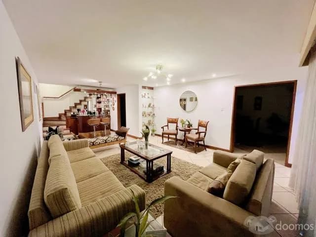 VENDO CASA EN URBANIZACIÓN CENTRO COMERCIAL MONTERRICO - 1