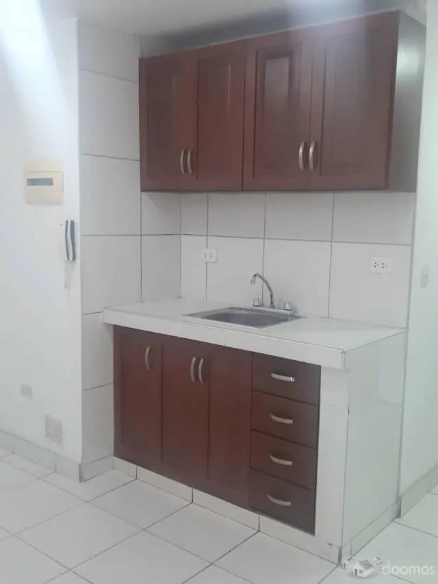 DISFRUTA DE LA VISTA AL MAR DESDE UN MINIDEPARTAMENTO EN BERTOLOTO, SE ALQUILA MAXIMO PARA PAREJA - 2