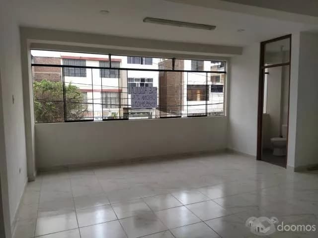 Oficina en pleno centro a  pocos metros de Av. Sanchez Cerro - 2