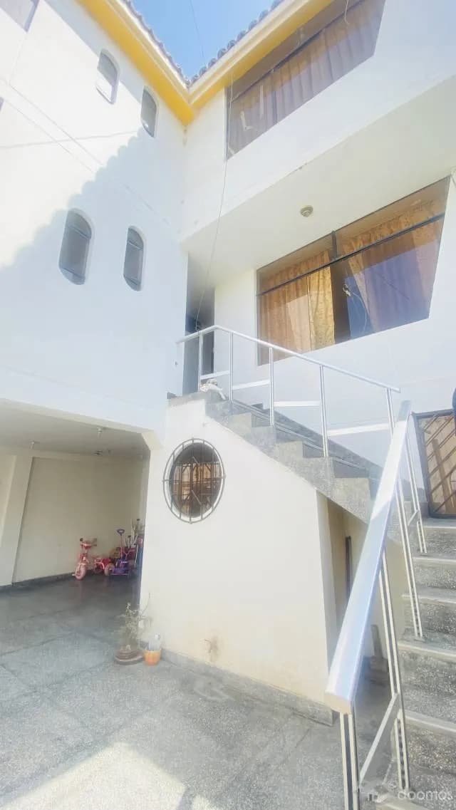 VENTA CASA DE 3PISOS EN ICA, URB SANTO DOMINGO DE GUZMÁN - 1