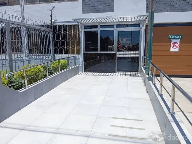 Monterrico. Cerca a universidades, Jockey Plaza, CC El Polo,  Vive seguro en condominio con amplias áreas verdes - 2