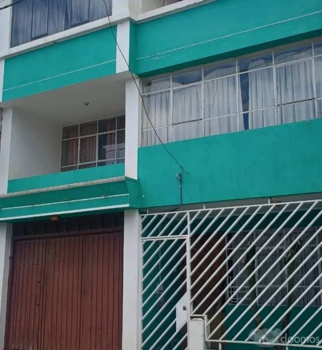 Casa de 2 Pisos en el Centro de El Tambo - 1