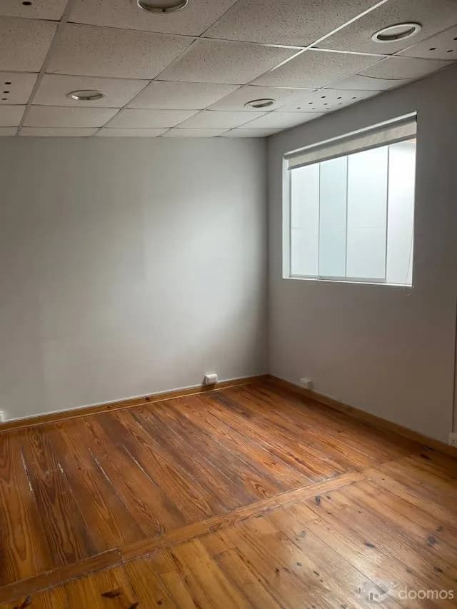 SE ALQUILAN OFICINAS EN URB LAS QUINTANAS. - 2