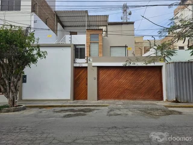 Vendo Hermosa casa en urb. Santa Victoria  Chiclayo - 1