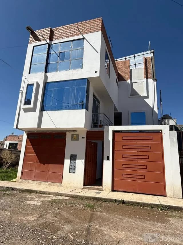 Se Vende Casa 3 Pisos con 5 dorm Urb. Terrazas del Mantaro – El Tambo - 1