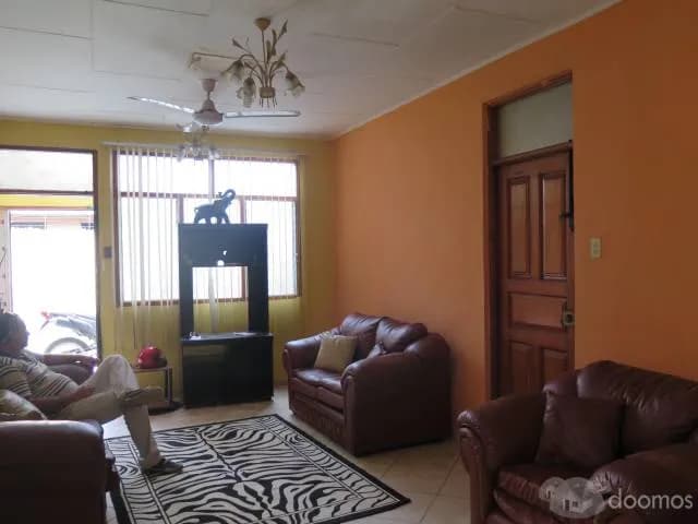 ALQUILER - HERMOSA RESIDENCIA EN IQUITOS - ZONA MUY SEGURA Y TRANQUILA - 1