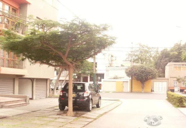 ALQUILER GARAJE COCHERA ESTACIONAMIENO EN SAN ISIDRO - CERCA CENTRO EMPRESARIAL Y FINANCIERO - 2