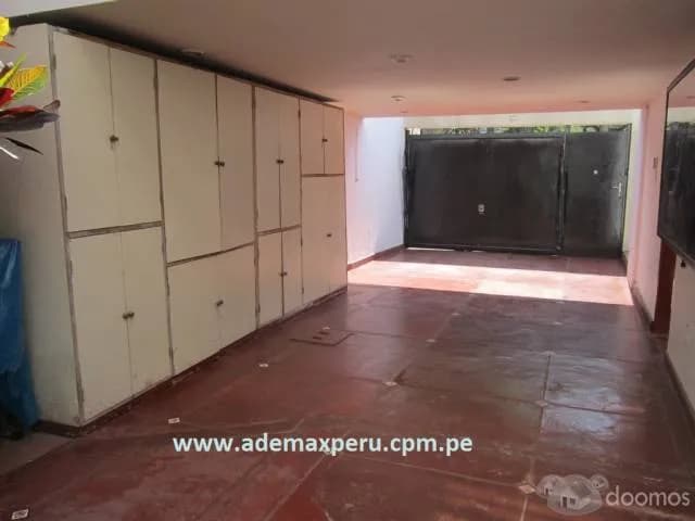 Vendo Casa en La Aurora Miraflores Frente a Parque - 2