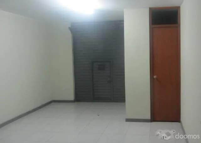 ALQUILO LOCAL COMERCIAL, UBICACIÓN ESTRATÉGICA EN EL TAMBO - 2