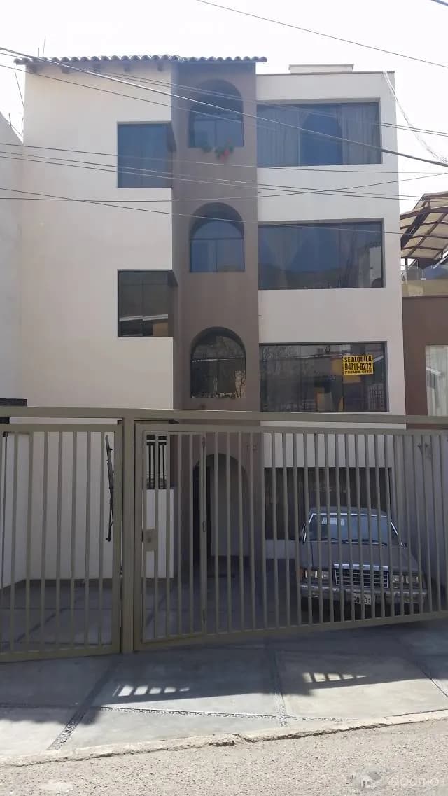 Alquilo lindo depto Monterrico -Alamos  (Muy cerca a UPC. Esan Centrum,Embajada Americana) - 1