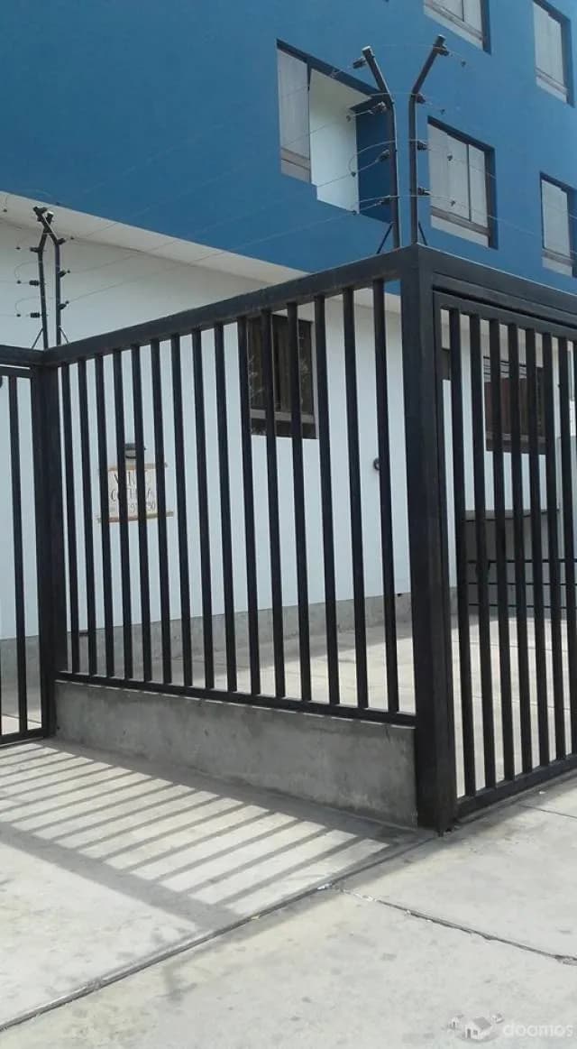 Estacionamiento independiente en Av. De Los patriotas en San Miguel - 2