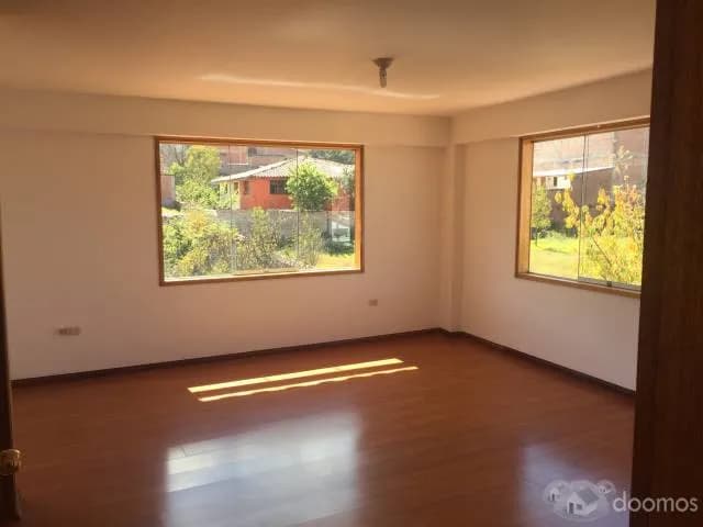 alquilo casa en Urb Sta Maria 4 dormitorios - 2