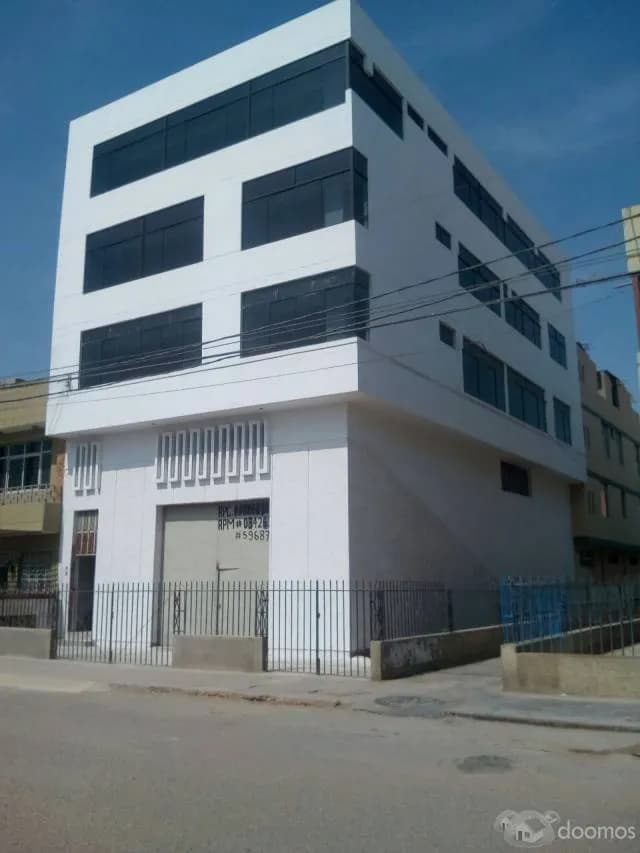 ALQUILO EDIFICIO DE OFICINAS Y LOCAL COMERCIAL EN CHICLAYO - 1