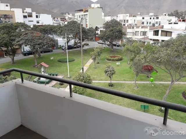 Amplio departamento frente a parque, cómodidad y excelente ubicación - 2