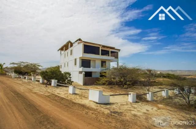 Increíble casa de 6000m² en la zona más exclusiva de Vichayito - Mancora. - 1