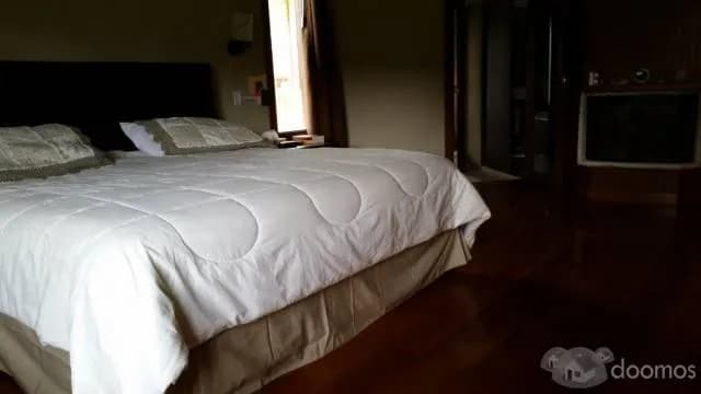 Preciosa y amplia casa de 1650 m² construida con materiales alta calidad - 2