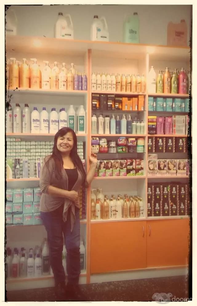 TRASPASO TIENDA COMERCIAL Y SALON DE BELLEZA - 2