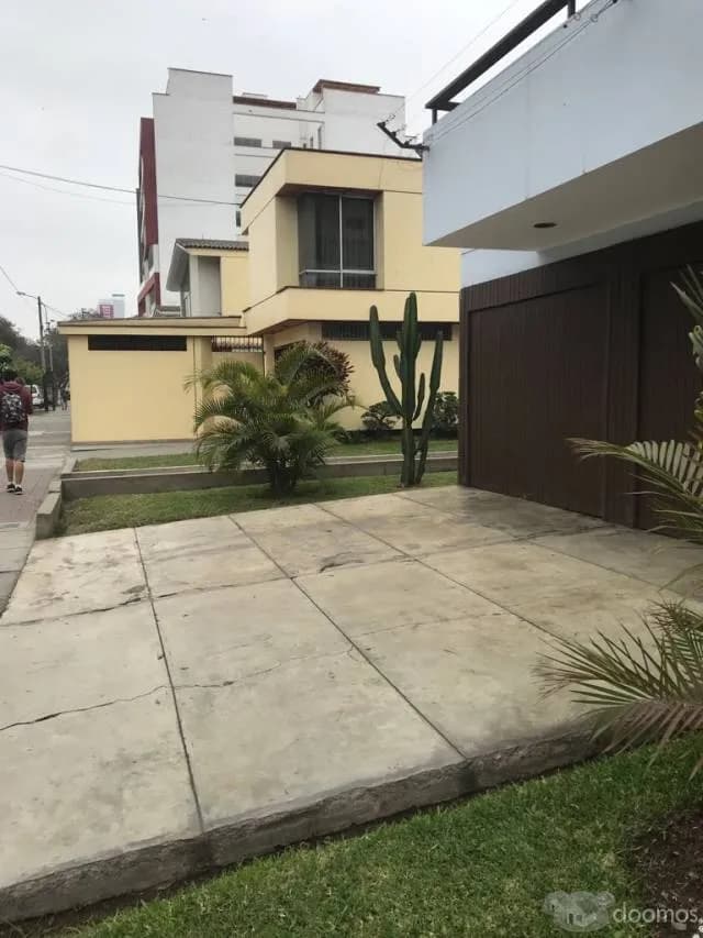 COCHERA EN CORPAC ZONA FINANCIERA FRENTE A PARQUE CERCA BBVA - 2