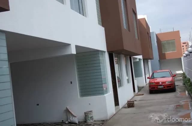 vendo casa de 3 pisos,jlb y rivero - 1