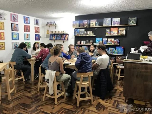 ¡Ocasión por viaje! Se da en traspaso, la ÚNICA cafetería con juegos de mesa de la Ciudad! - 1