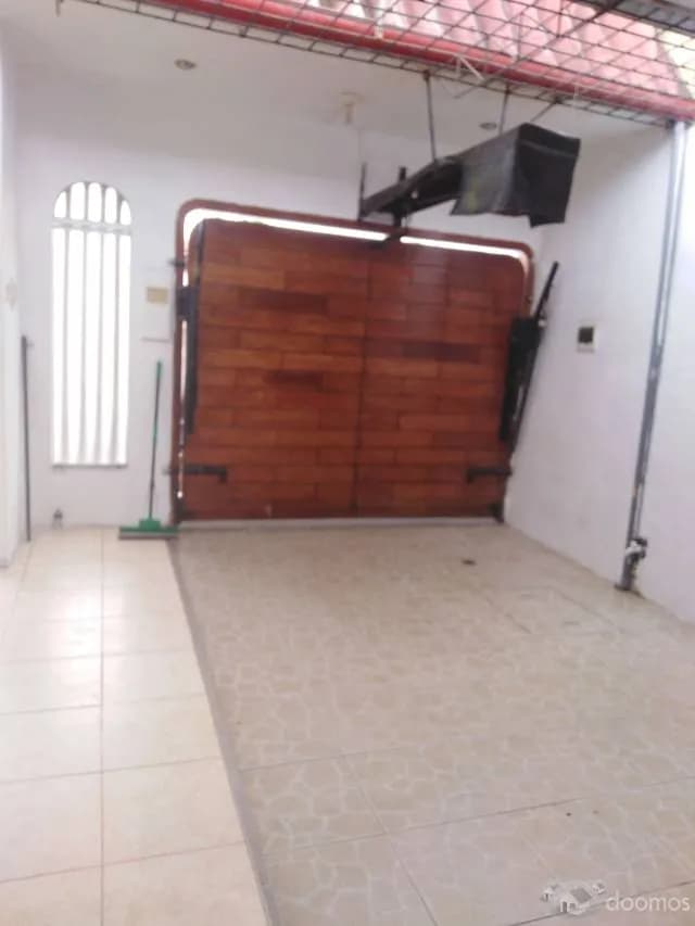 ALQUILO CASA EN IQUITOS .COCHERA Y MODERNA  S/. 1,800 SOLES EN VENTA $ 150,000 - 2