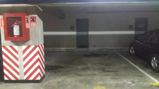 Alquiler de Cochera en Miraflores - 1