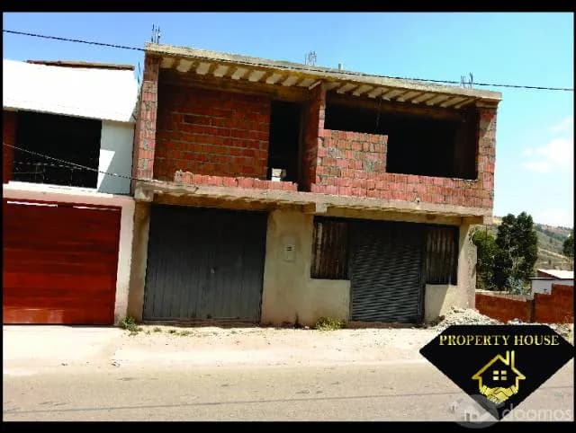 CASA EN VENTA DE 2 PISOS EN APV. TICAPATA - 1