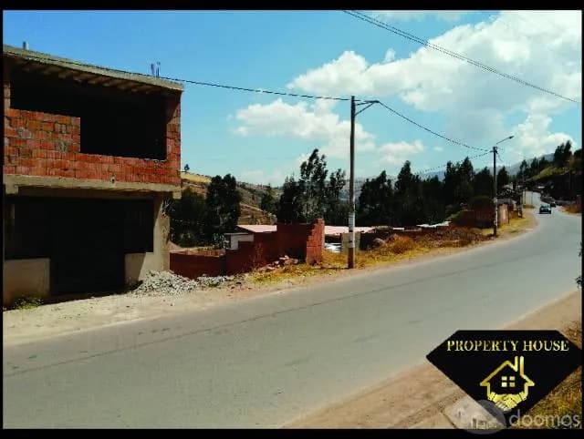 CASA EN VENTA DE 2 PISOS EN APV. TICAPATA - 2