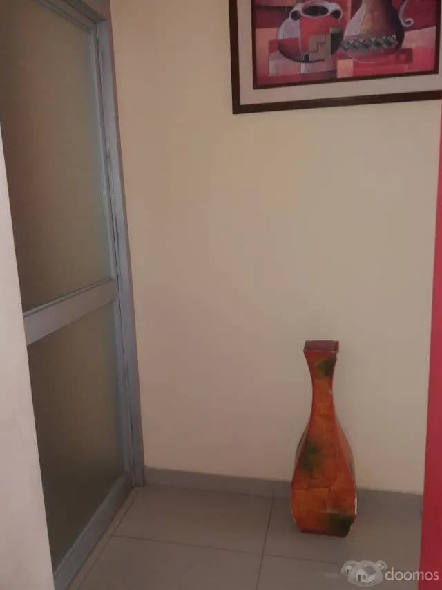 Habitacion con baño compartidos viven 3 personas - 2