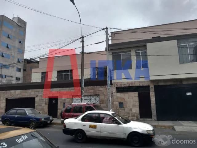EXCELENTE CASA COMO LOCAL COMERCIAL, EN EXCELENTE ESTADO CERCA A GRAU - 1